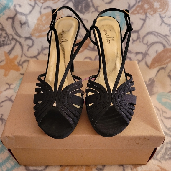 Sam & Libby 8.5M Black Strappy Heels - Picture 3 of 7